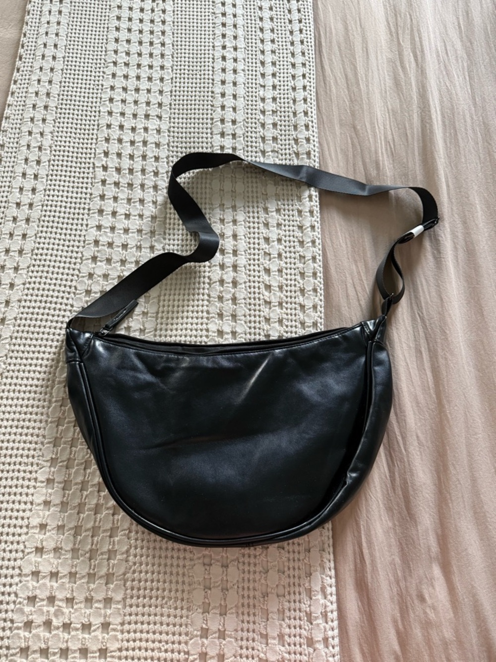 NEW Black Y2K Crescent Shoulder/Crossbody Bag